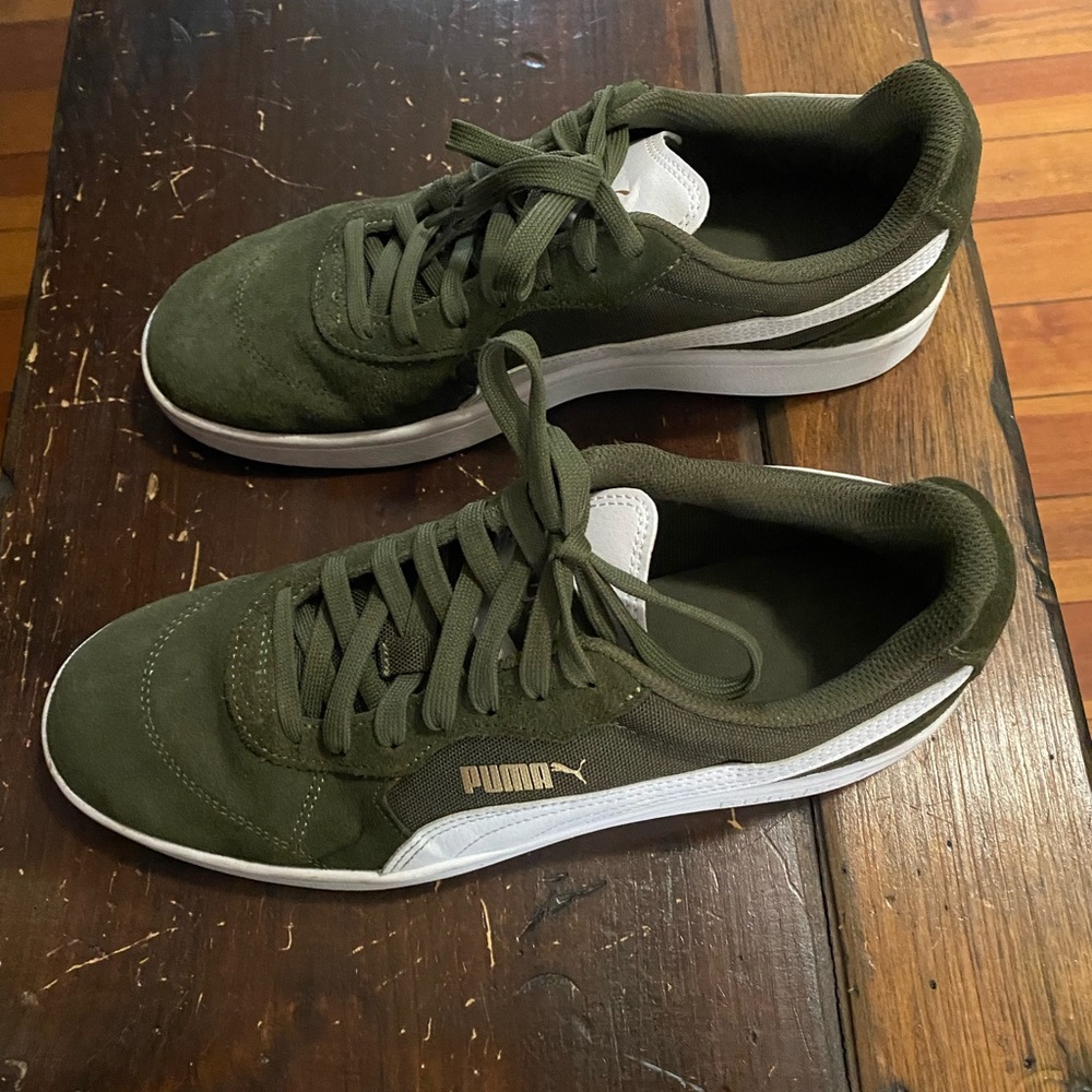 Puma Astro Play Men's Olive and White sneakers